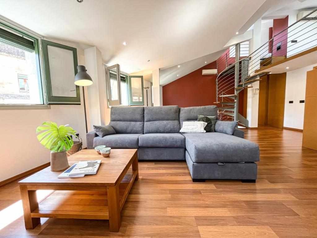Loft Cort Reial Atico In The Heart Of The Old Town Daire Girona Dış mekan fotoğraf