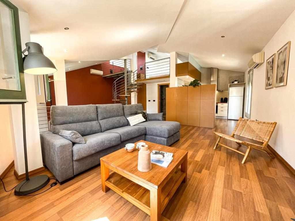 Loft Cort Reial Atico In The Heart Of The Old Town Daire Girona Dış mekan fotoğraf
